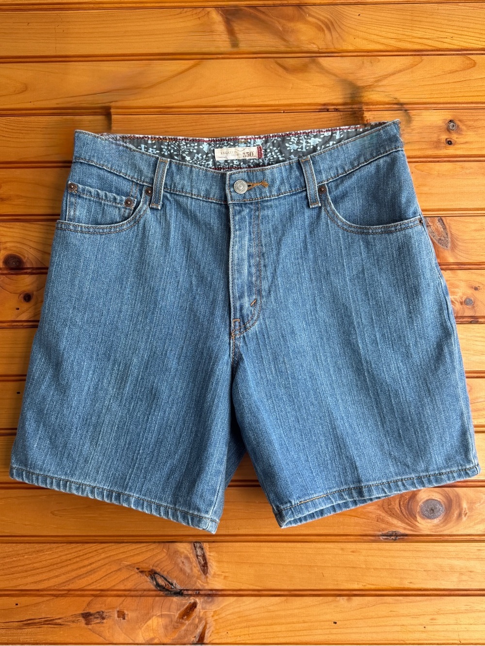 Levi’s 550 Relaxed Denim Shorts Floral Waistband Light Wash Jean Shorts 10